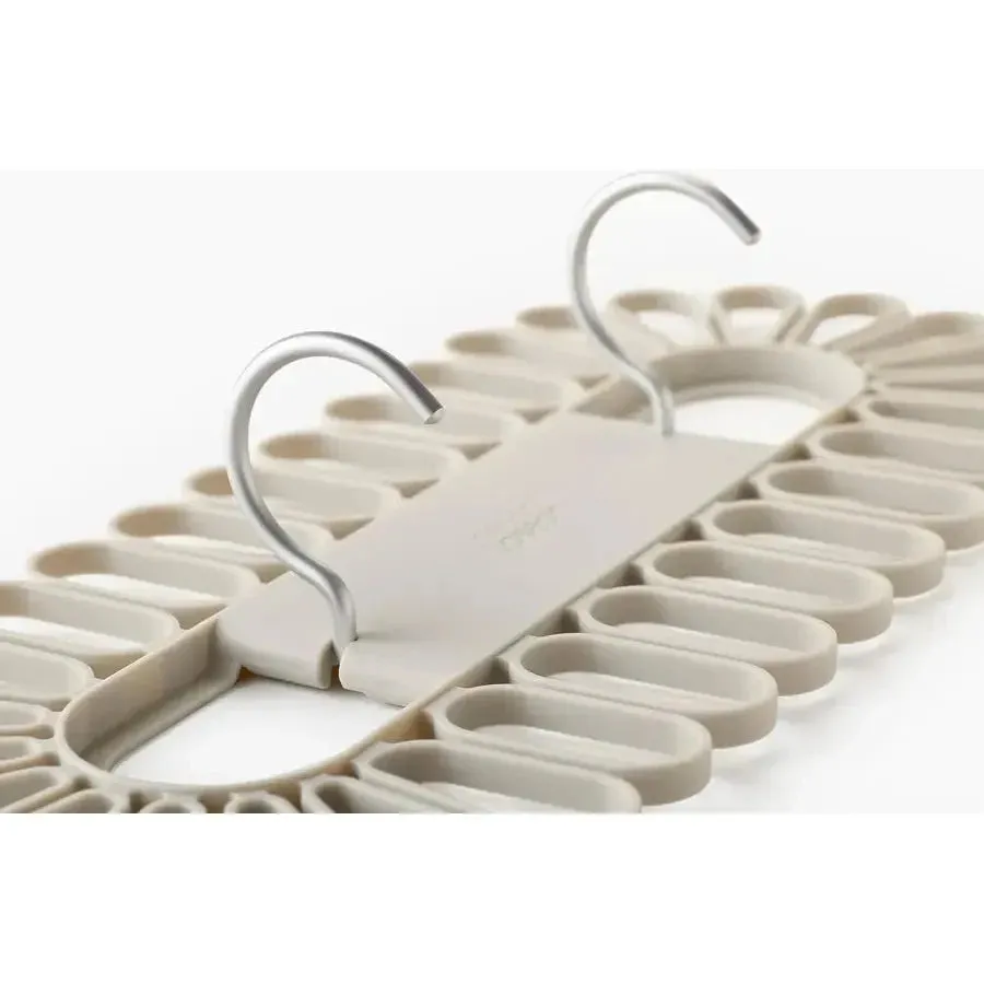 Petal™ 32-piece Quick-grip Ecru Drying Hanger