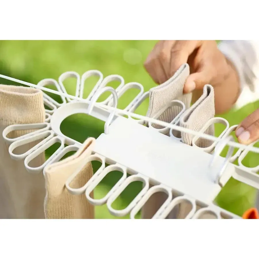 Petal™ 32-piece Quick-grip Ecru Drying Hanger