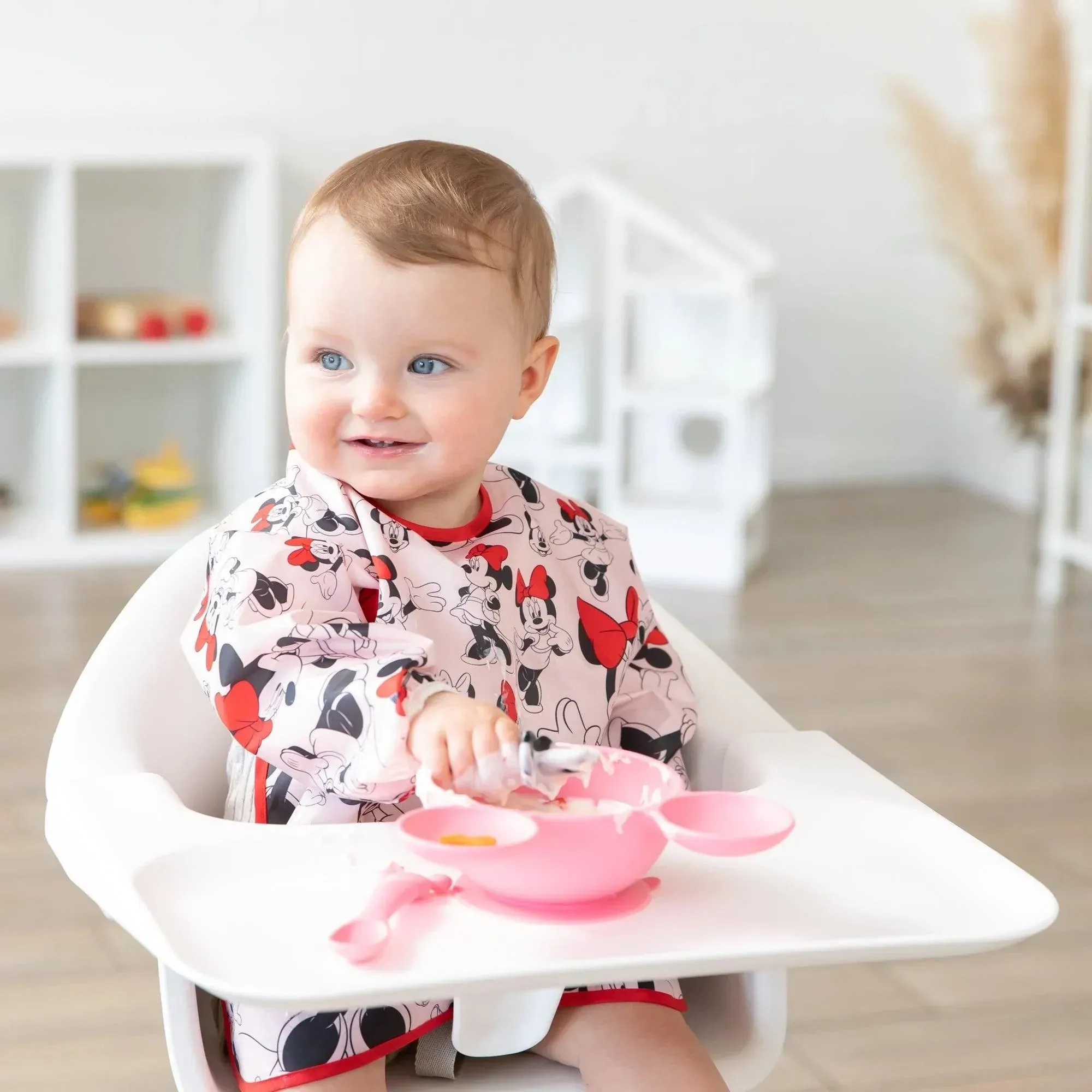 Sleeved Bib: Minnie Mouse