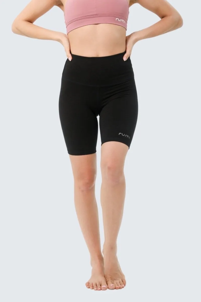 W Moon Contour Shorts 8"